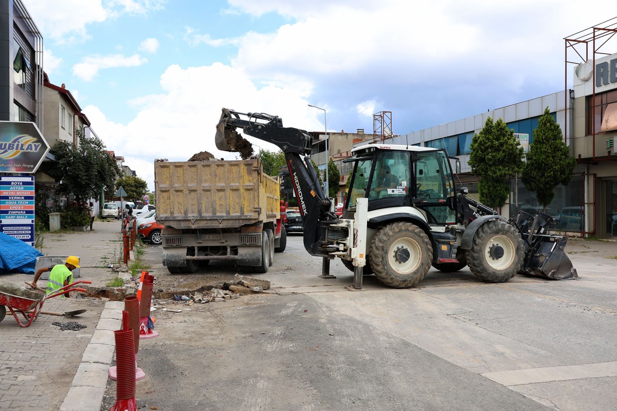 Sanayi Caddesi üstyapı çalışmaları öncesinde güçlü altyapı ile buluştu