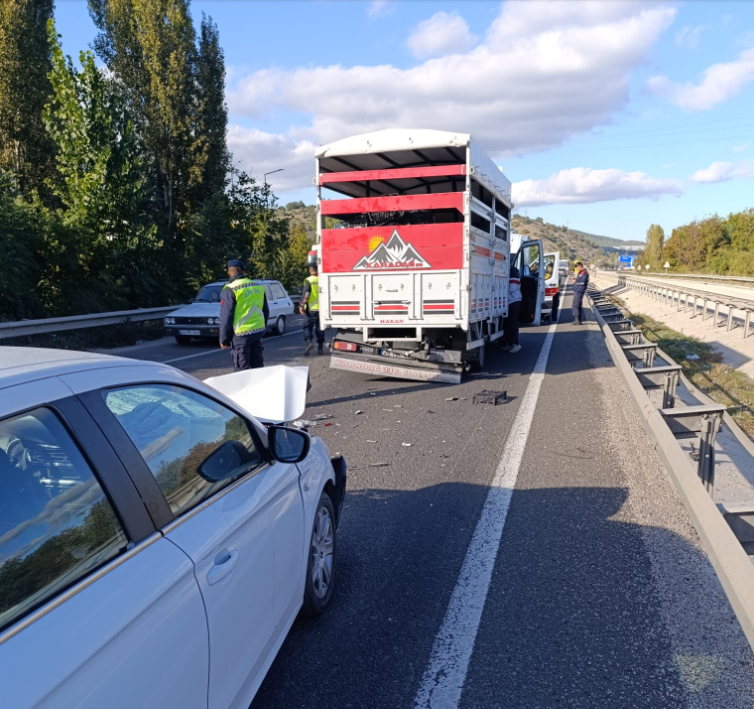 Zincirleme trafik kazalarında 2 kişi yaralandı