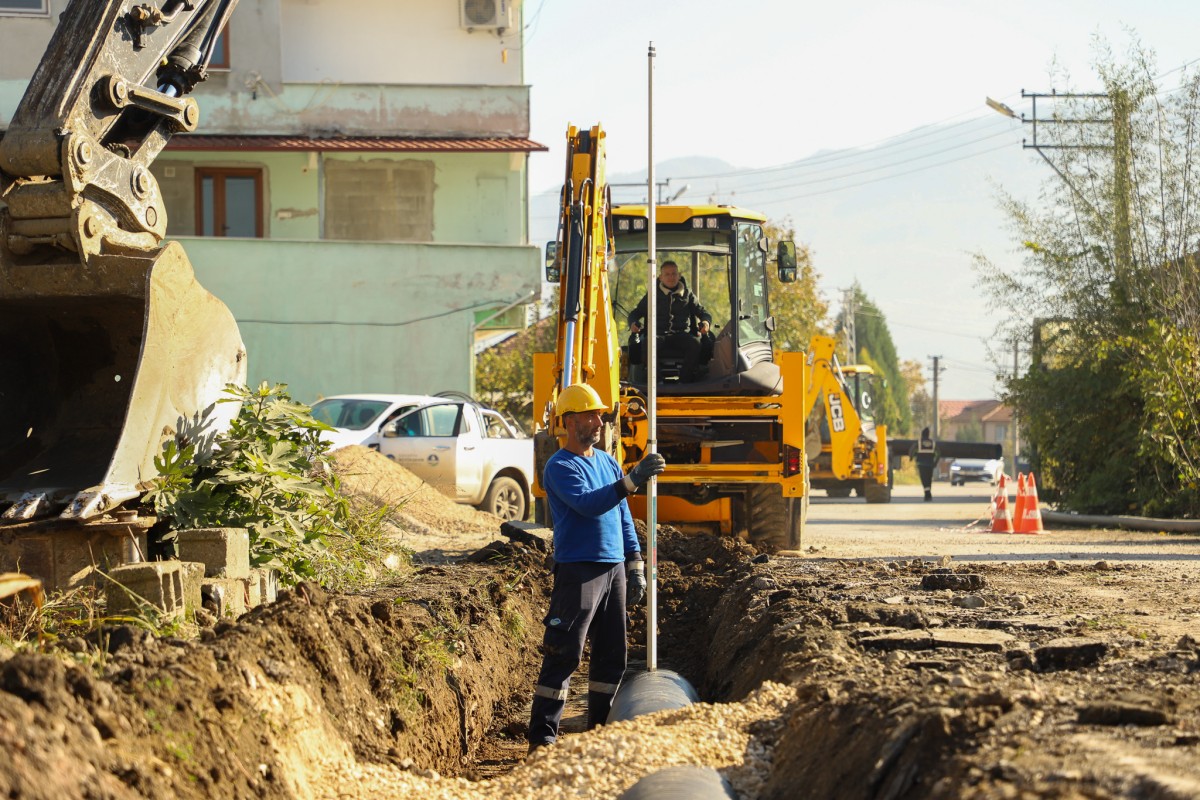 Akyazı Cumhuriyet Mahallesi’ne bin 300 metrelik güçlü altyapı dokunuşu