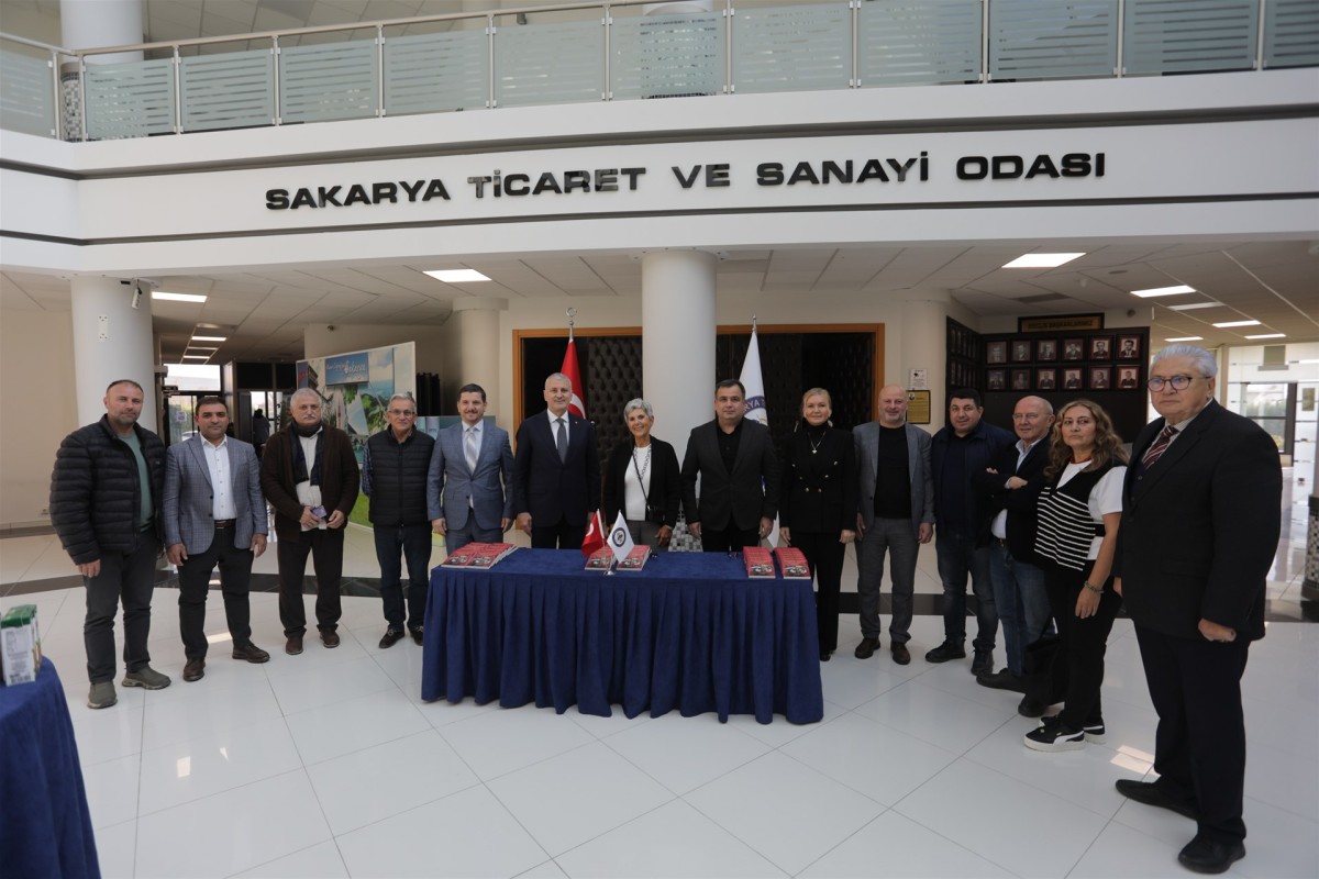 Yazar İvi İLYADİS'in “Uzaktaki Yakın Adapazarı” Kitabı'nın İmza Töreni SATSO'da Gerçekleştirildi