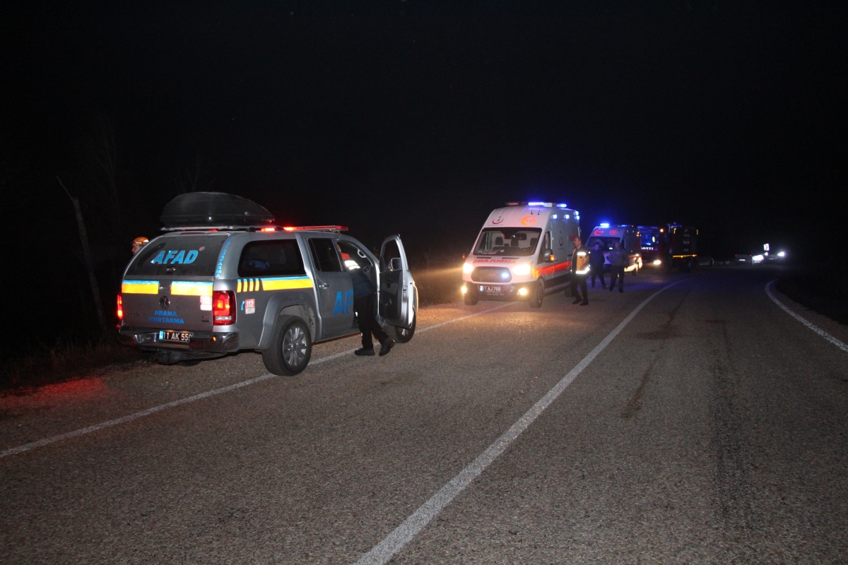 Dere yatağına düşen otomobildeki 1 kişi öldü, 1 kişi yaralandı