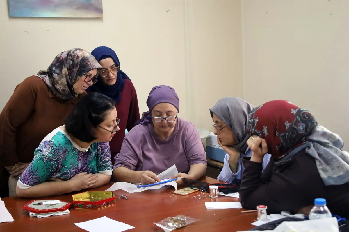 SAMEK'te Giyim ve Antep İşi Kurslarıyla Beceri Kazanıyorlar