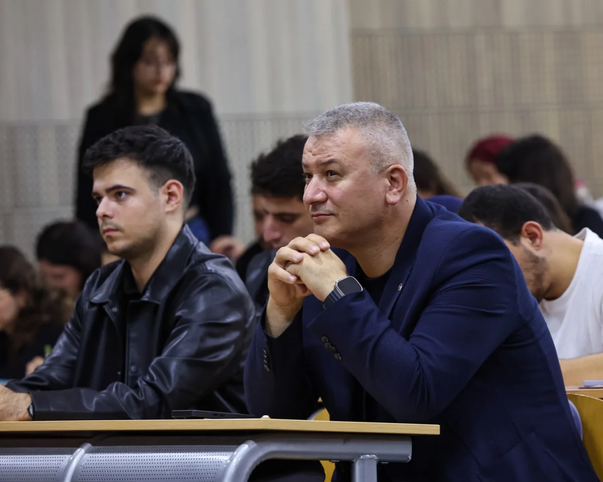 Başkan Çelik'ten Üniversiteli Gençlere Kariyer Tavsiyeleri