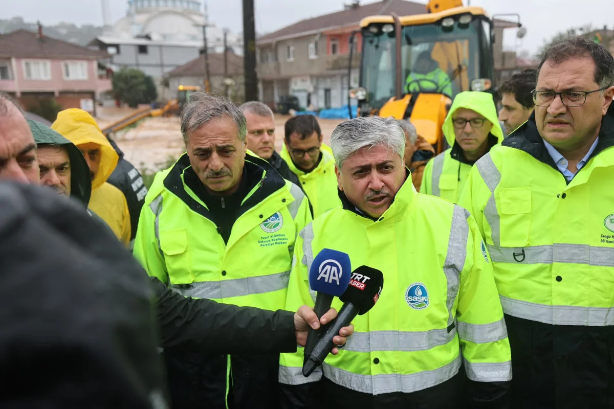 Başkan Alemdar ve Vali Doğan Karasu'da İncelemelerde Bulundu
