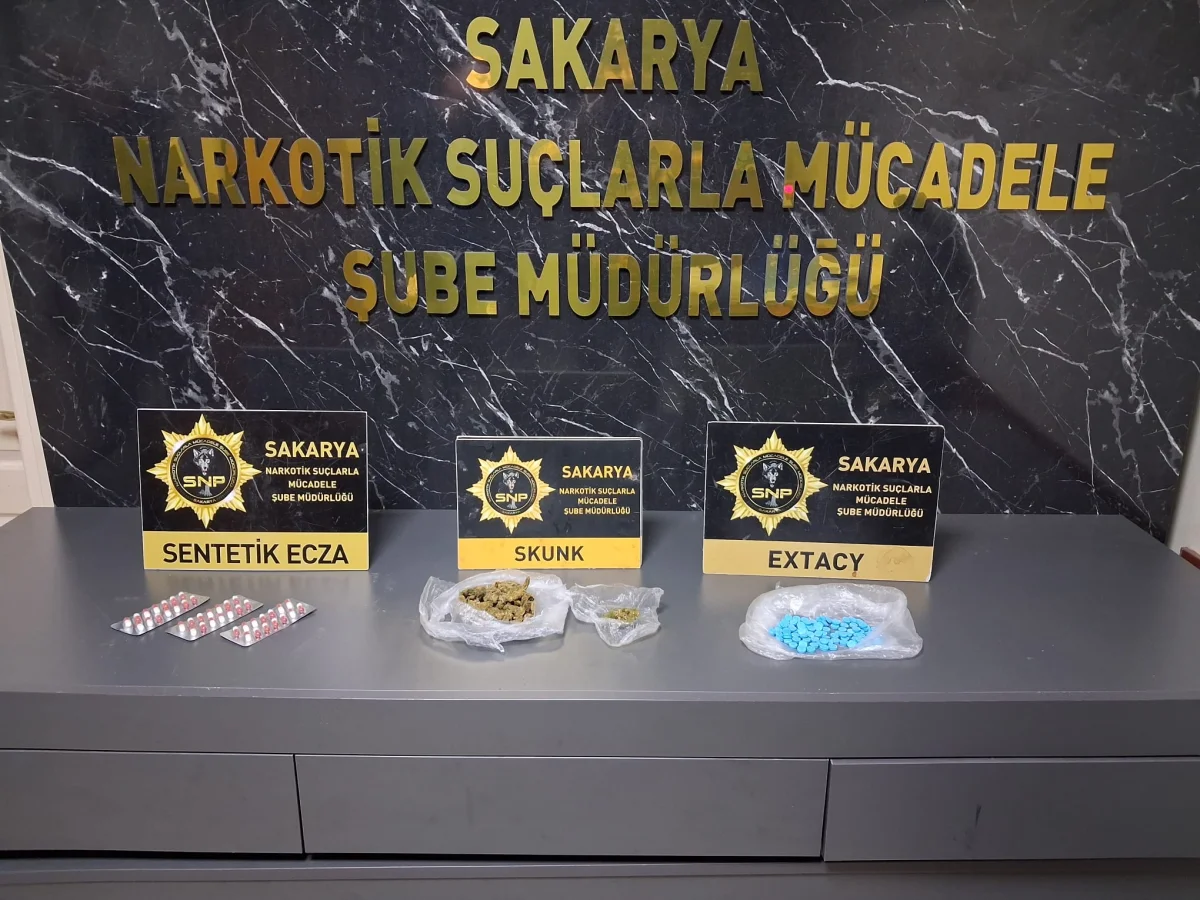 Sakarya'da uyuşturucu operasyonlarında 3 kişi tutuklandı