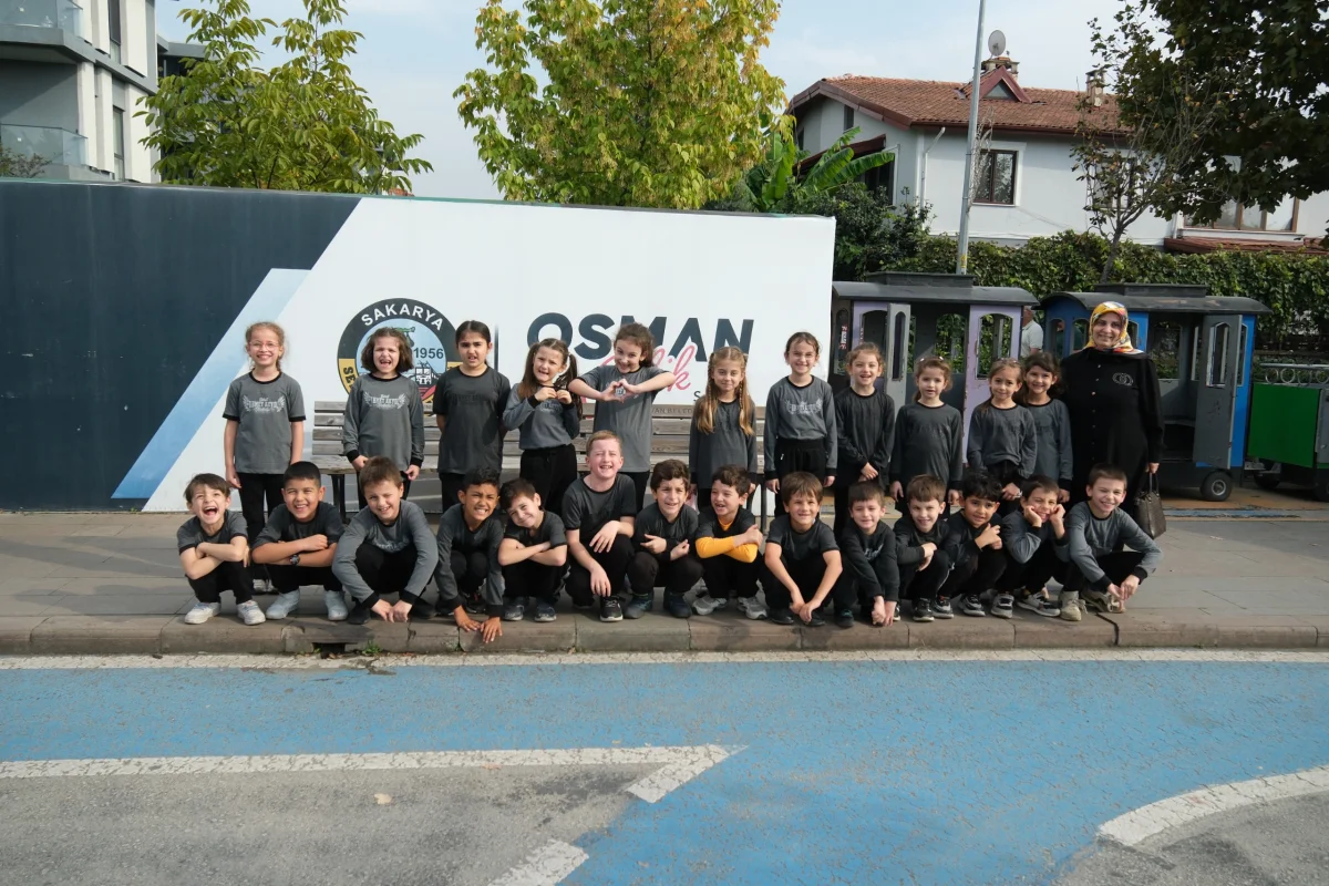 Serdivan Trafik Park’ta Minikler Hem Öğreniyor Hem Eğleniyor