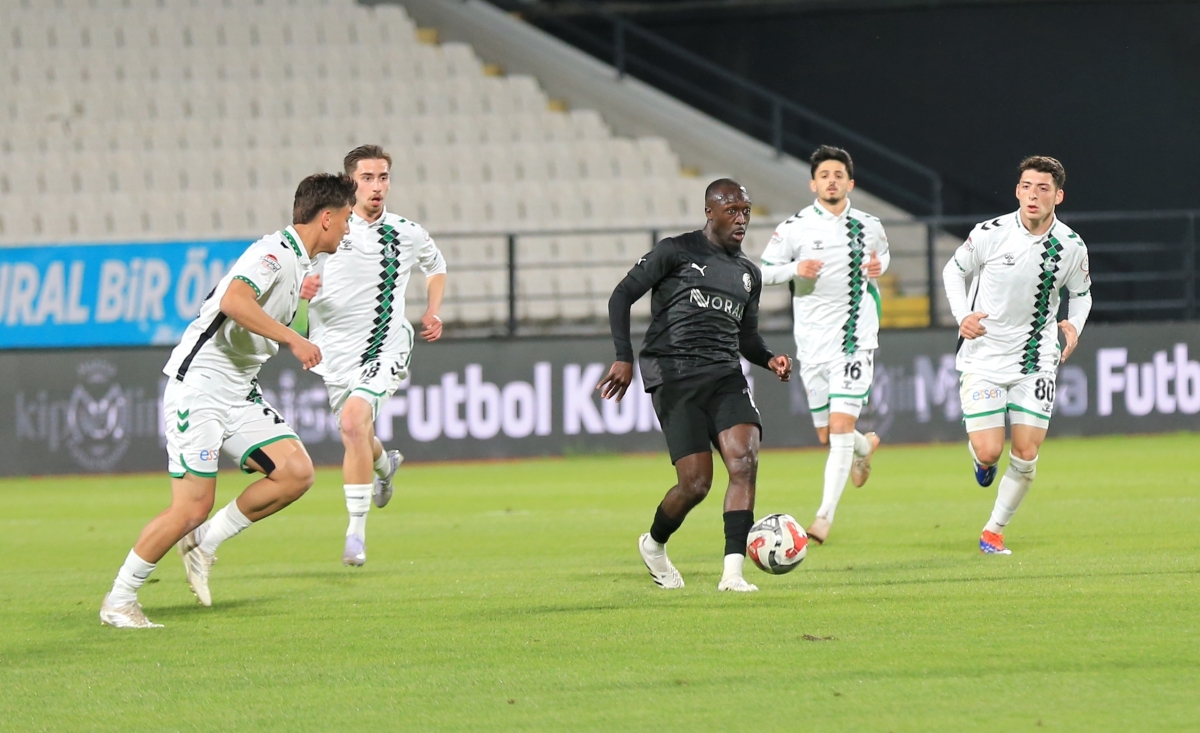 Manisa FK: 5 Sakaryaspor: 0
