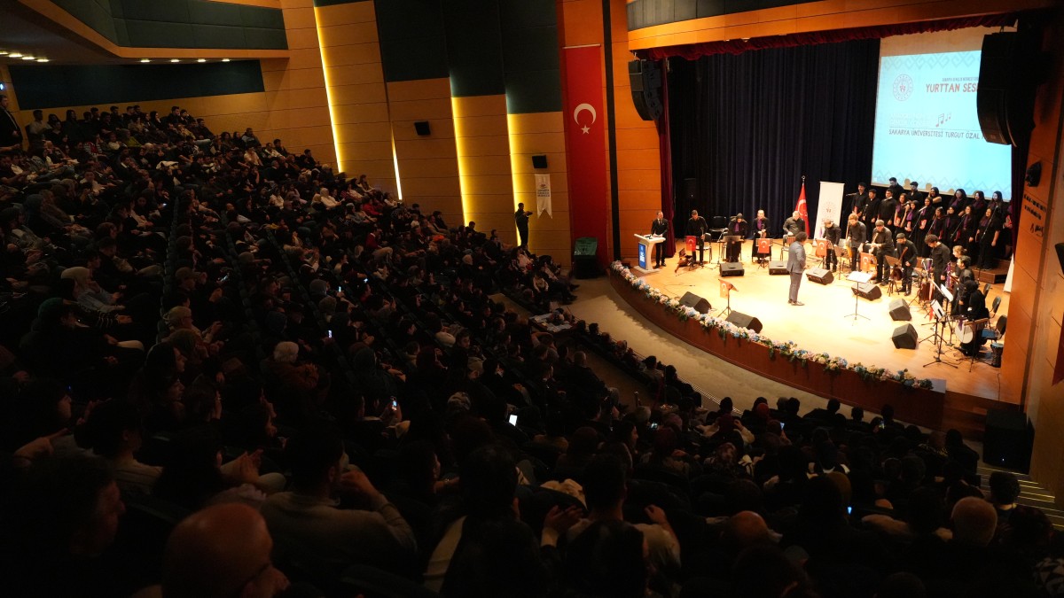 Sakarya'da öğrenci yurtlarından yükselen sesler Türk halk müziğini geleceğe taşıyacak