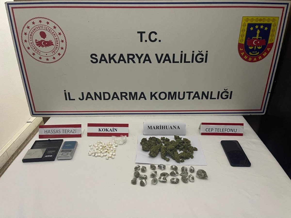 Sakarya'da uyuşturucu operasyonunda 2 zanlı tutuklandı