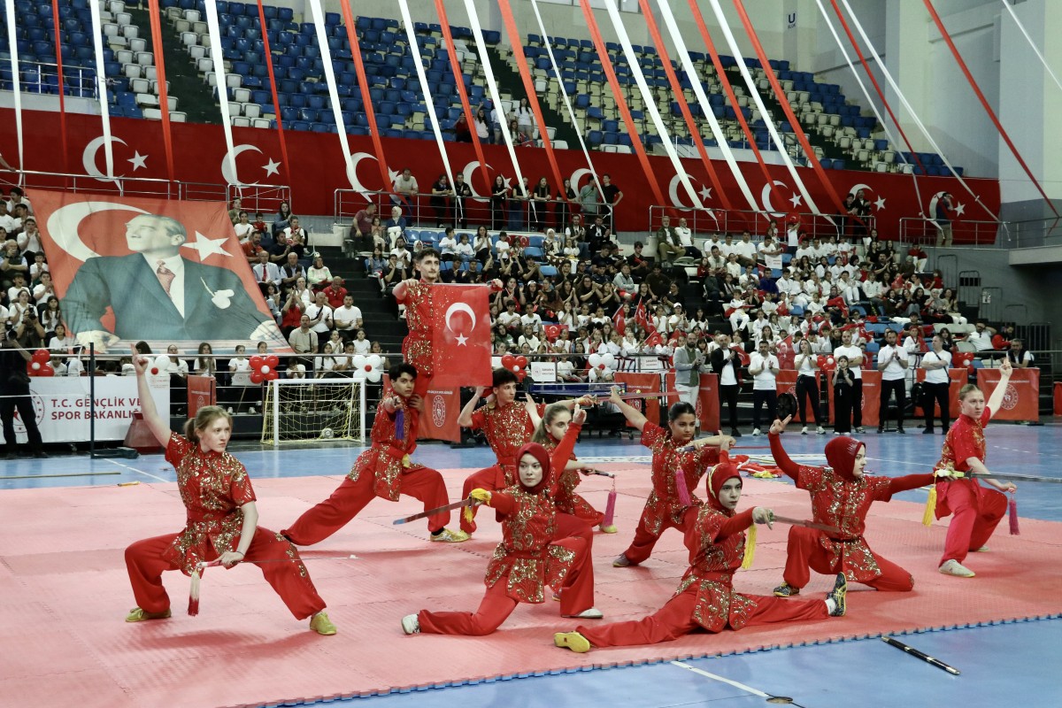 Sakarya'da 19 Mayıs Atatürk'ü Anma, Gençlik ve Spor Bayramı kutlandı