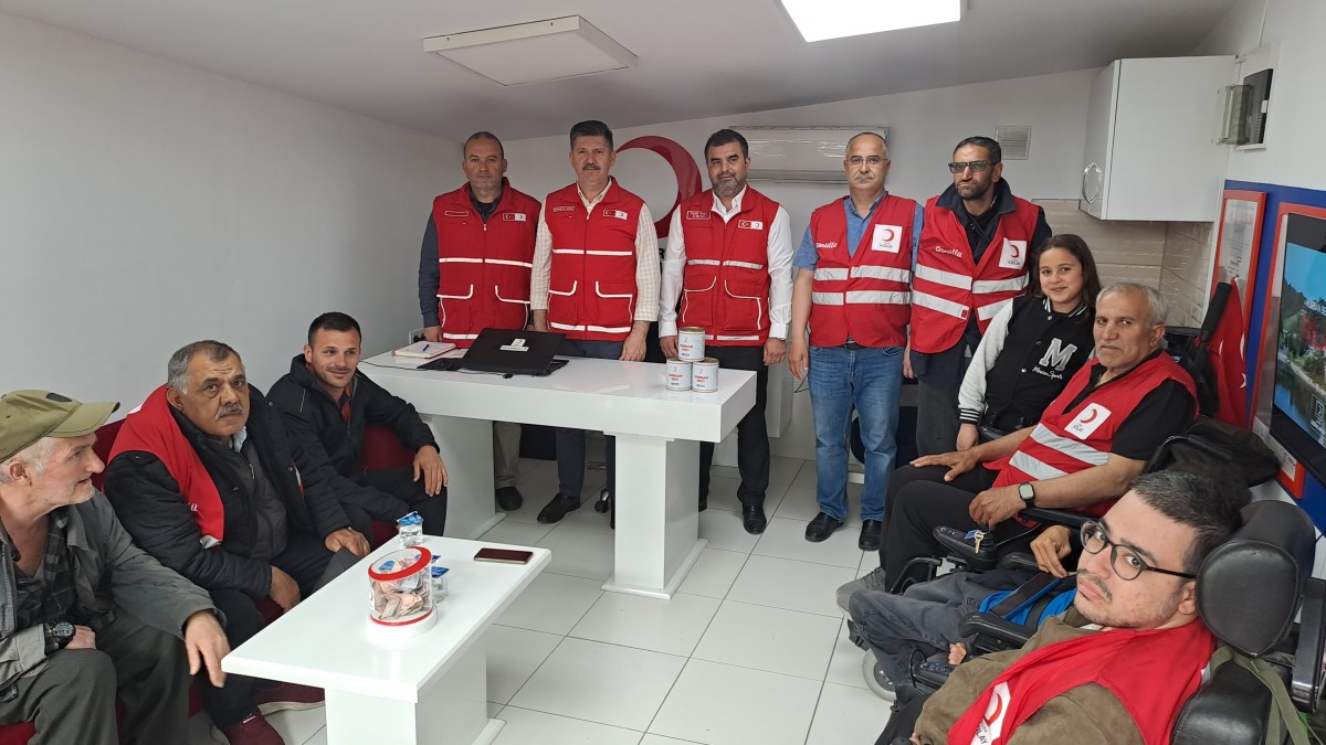 Sakarya'da özel gereksinimli bireyler Türk Kızılaya kurban bağışında bulundu