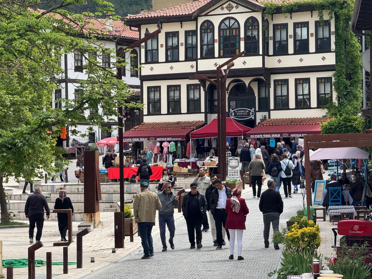 Bayram tatilinde Taraklı'yı tercih edenler tarihte yolculuk yaptı