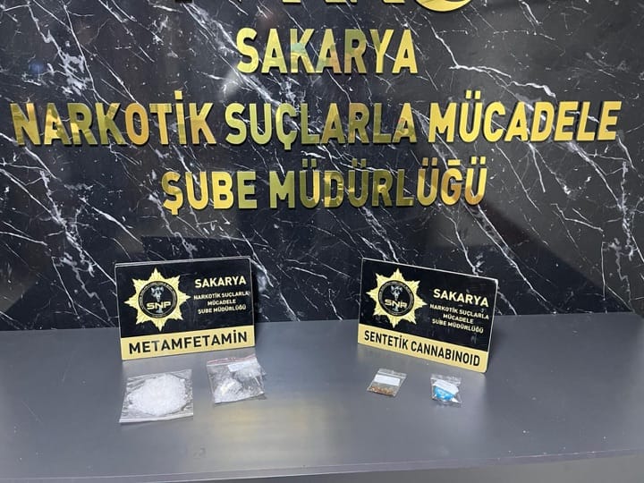 Sakarya'da uyuşturucu operasyonunda 2 zanlı tutuklandı