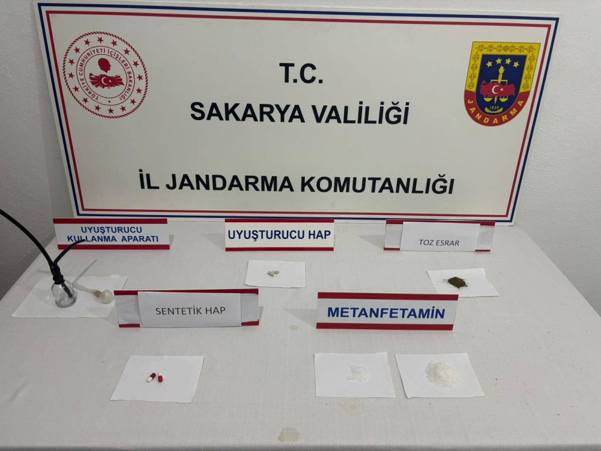 Sakarya'da uyuşturucu operasyonunda 2 zanlı tutuklandı