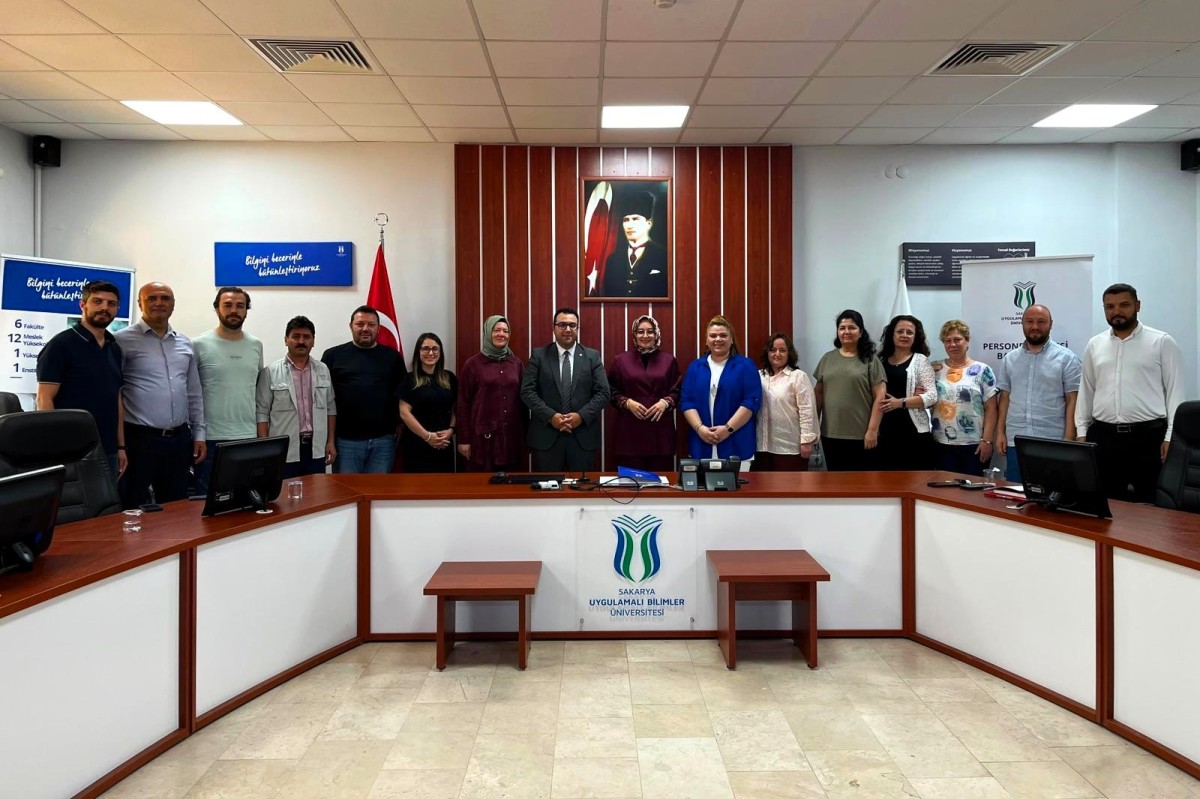 SUBÜ’de yönetsel iletişim becerileri ele alındı