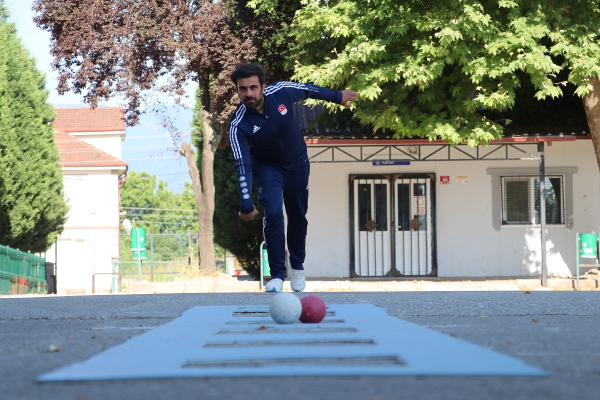  Faik Dursun Öztürk kariyerindeki ilk altın madalyanın peşinde
