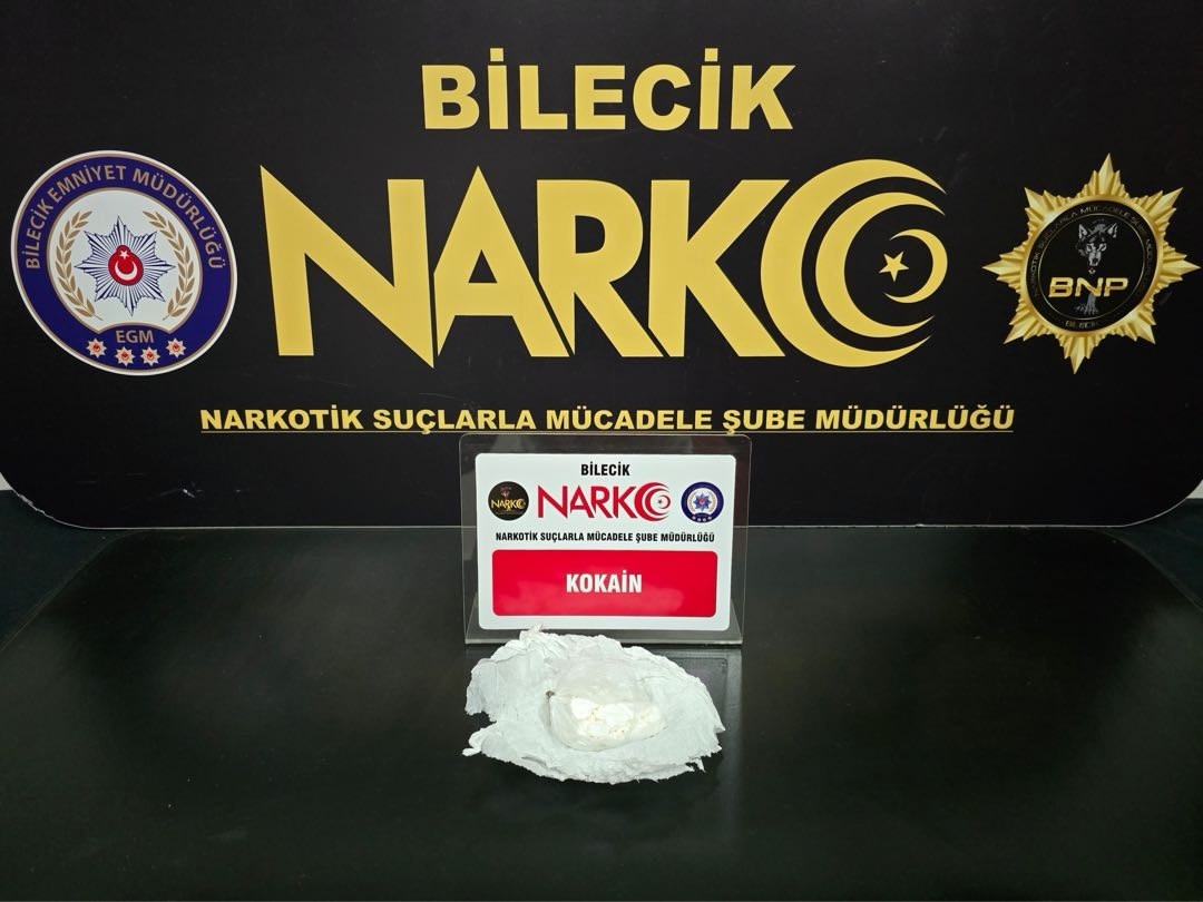Bilecik'te üzerinde uyuşturucu bulunan 2 zanlı yakalandı