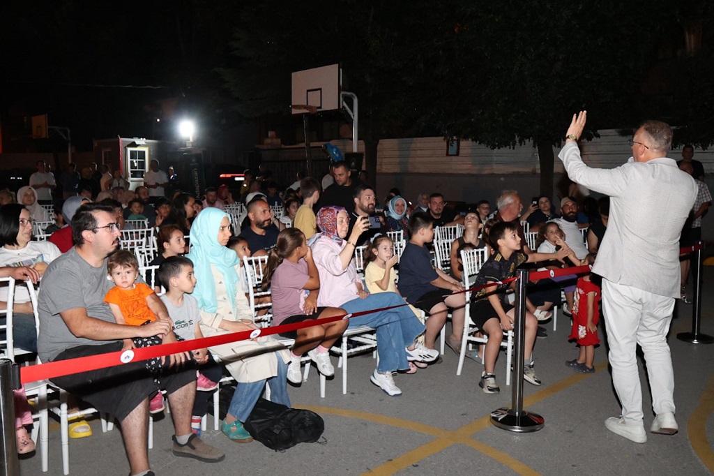 Çocuk Sineması Semerciler Mahallesi'nde Miniklerle Buluştu