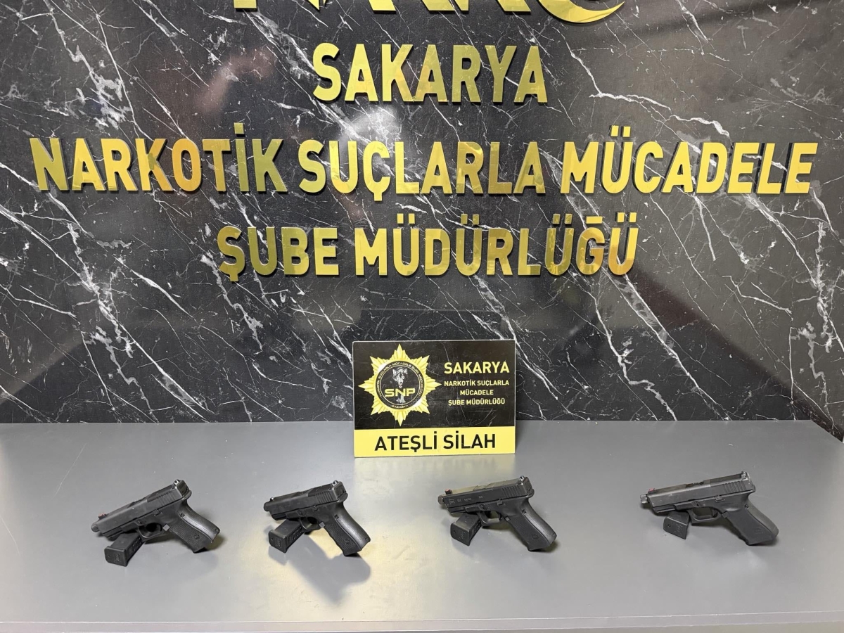 Sakarya'da silah kaçakçılığı operasyonunda 2 zanlı yakalandı