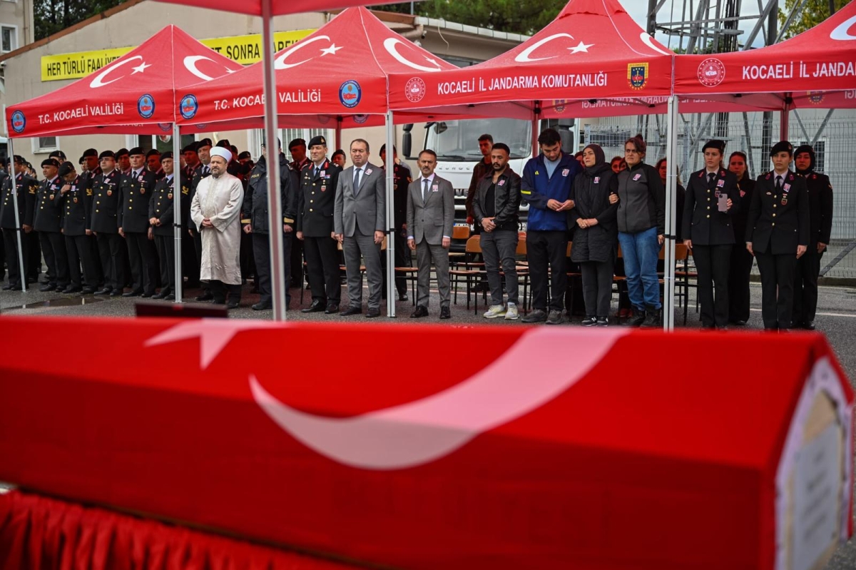 Kocaeli'de hayatını kaybeden Jandarma Astsubay Kıdemli Başçavuş Ay için tören düzenlendi