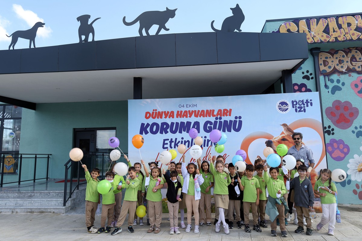 Çocuklar Sokak Hayvanları Doğal Yaşam Kampüsü’nde patili dostlarla buluştu