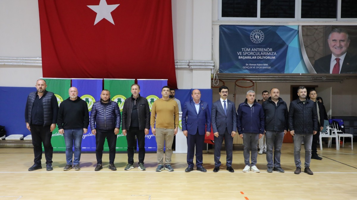 Ferizli’de 29 Ekim Cumhuriyet Kupası Voleybol Turnuvası başladı