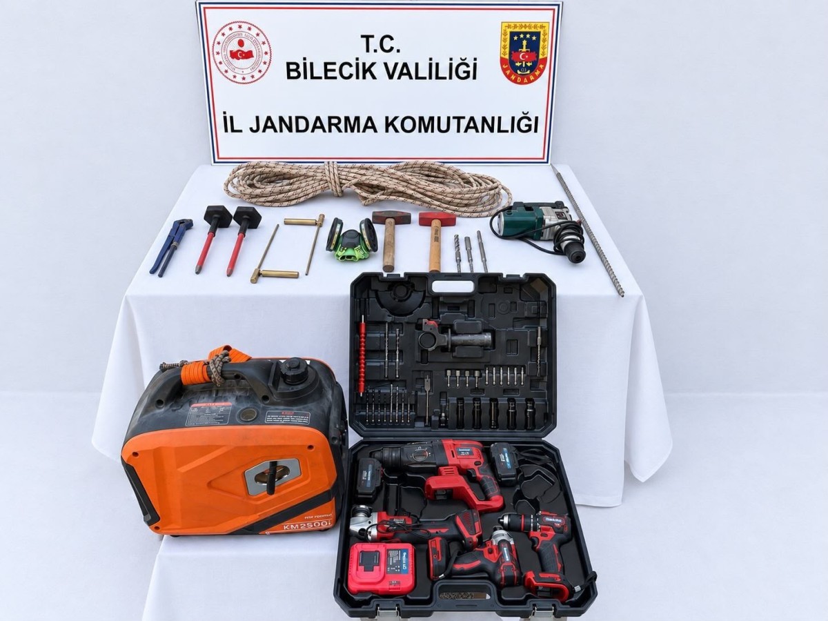 Bilecik'te kaçak kazı yapan 5 şüpheli suçüstü yakalandı