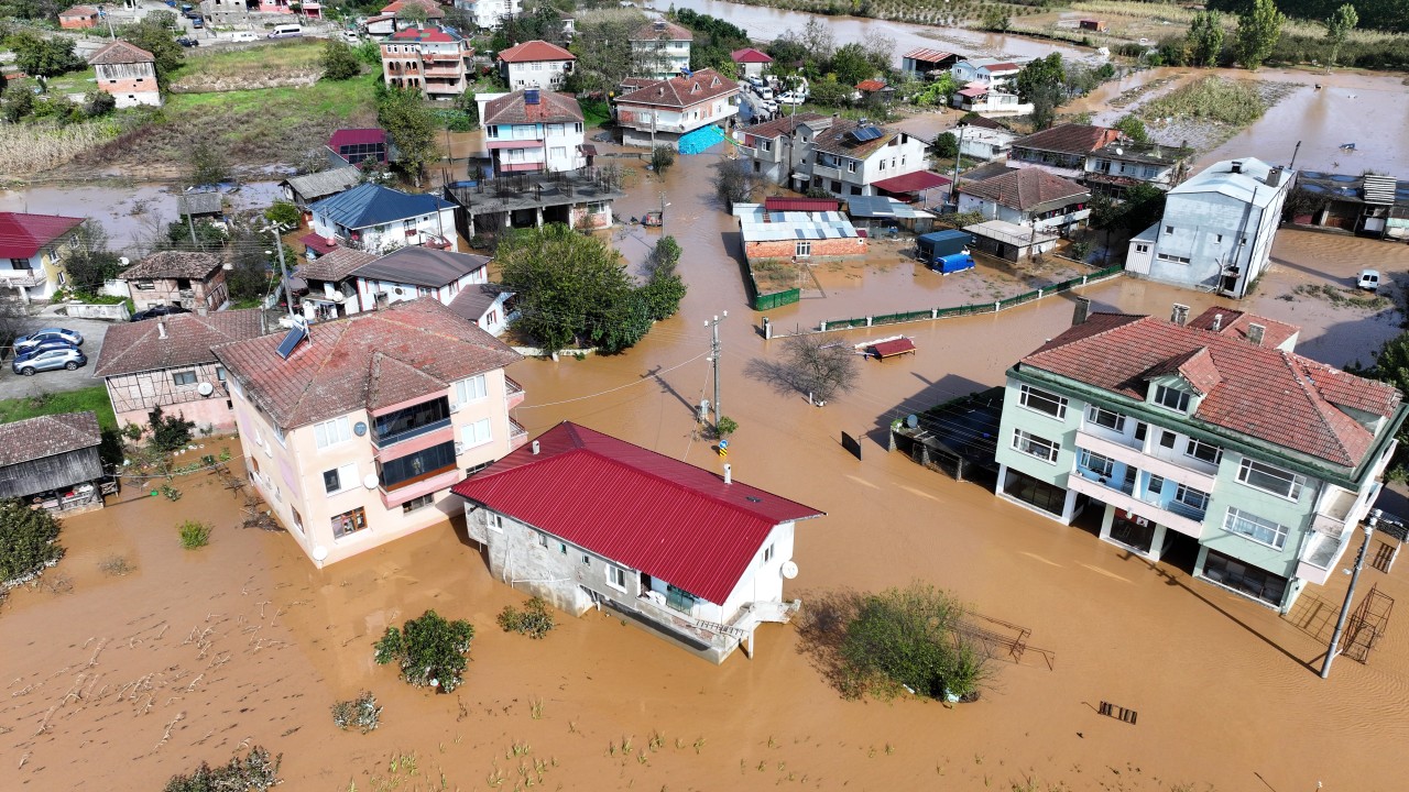 Sakarya'da Sağanak ve Rüzgar Hayatı Olumsuz Etkiledi